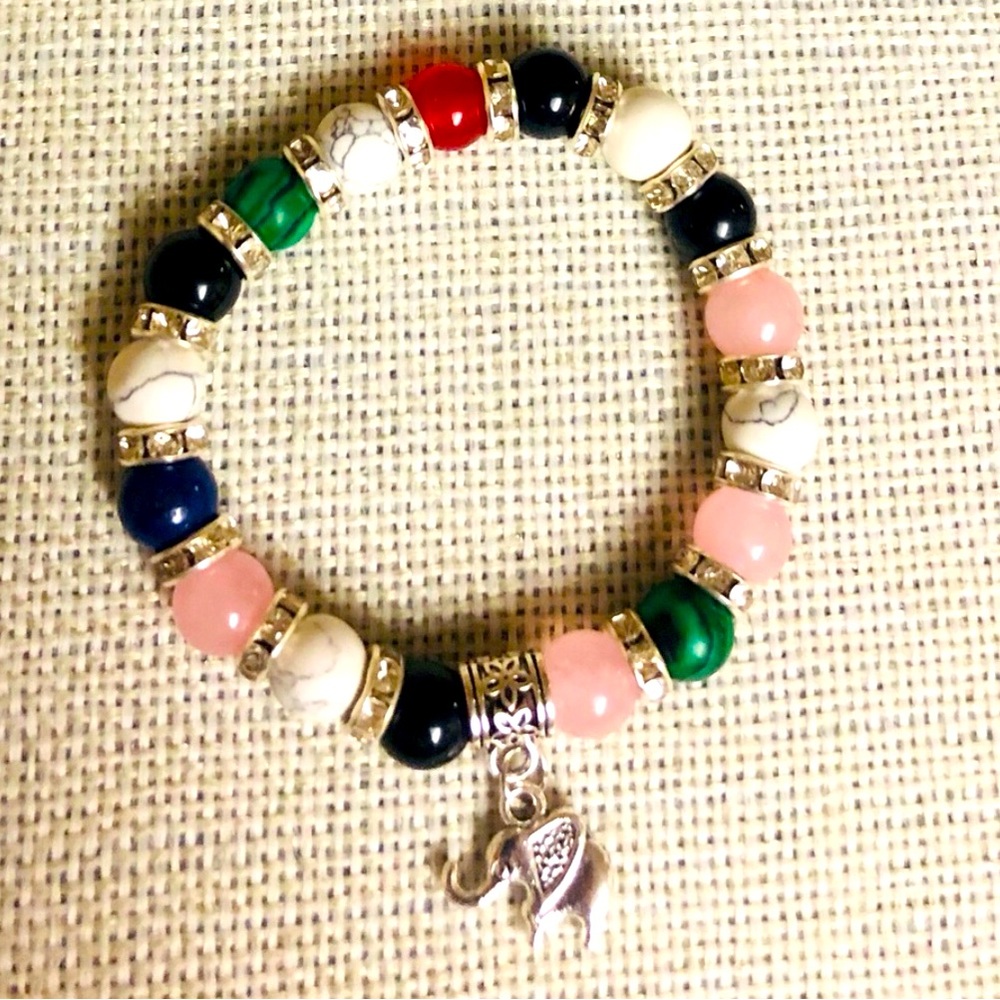 Combine with other textures and finishes for a bracelet stack that's unique